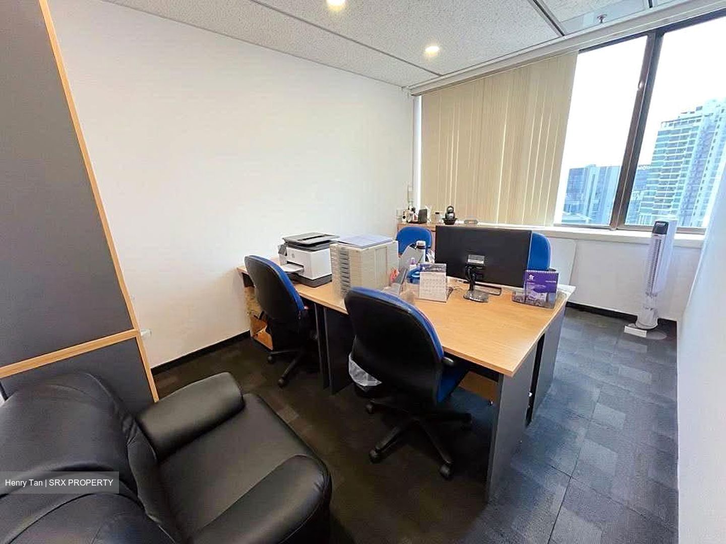 United Square (D11), Office #586021531
